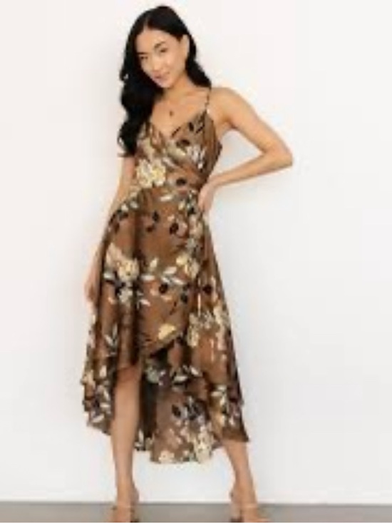 Baltic Born Dresses & Skirts - Baltic Born Steffi Tulip Wrap Dress Neutral  Floral High-Low Slip Dress Large